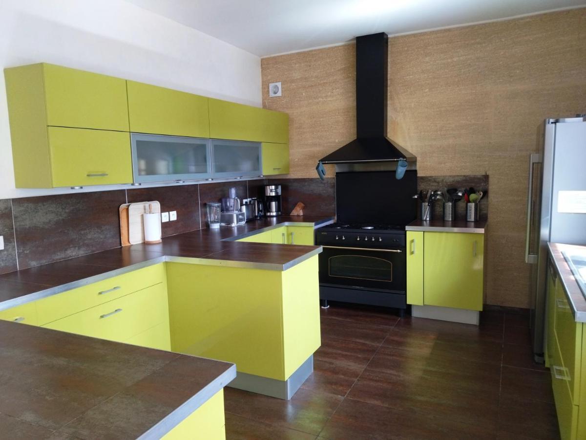 Villa La Charmeuse Fleurie Collias Екстер'єр фото